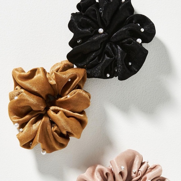 NWT Anthropologie Pearl Embellished Scrunchies Set of 3 - Picture 2 of 3